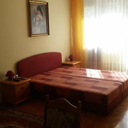 Gyongye * سيغيد