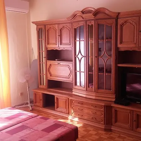 شقة Gyongye